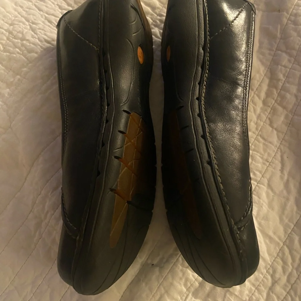 Clarks Black Leather Flats - Picture 3 of 7